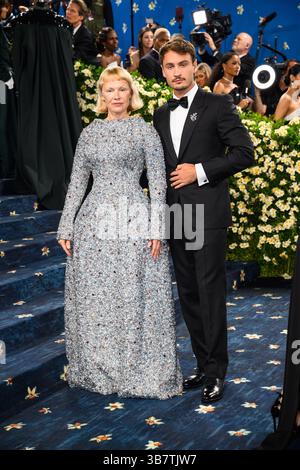 New York, États-Unis. 5 mai 2025. Pamela Anderson et Brandon Lee participant au Metropolitan Museum of Art costume Institute bénéficient du Gala 2025. Le crédit photo devrait se lire : Matt Crossick/Alamy Live News Banque D'Images