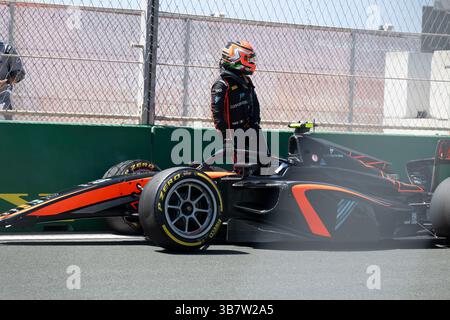 10 mars 2024, Djeddah, Province de la Makkah, Royaume d'Arabie Saoudite : F2 Rafael Villagomez (MEX) de Van Amersfoort Racing #15 après s'être écrasé en essais libres 1 lors de la quatrième édition du Grand Prix d'Arabie Saoudite de formule 1. (Crédit image : © Taidgh Barron/ZUMA Press Wire) Banque D'Images