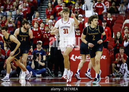 13 janvier 2024 : Nolan Winter (31), attaquant des Badgers du Wisconsin, lors du match de basket-ball de la NCAA entre les Northwestern Wildcats et les Badgers du Wisconsin, AU Kohl Center de Madison, WISCONSIN. Darren Lee/CSM (image de crédit : Banque D'Images