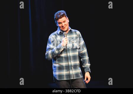 27 mars 2024, Copenhague, Copenhague, Danemark : Copenhague, Danemark. 27 mars 2024. Le comédien islandais Ari Eldjarn interprète son spectacle retour de l'islandais à Brême à Copenhague. (Crédit image : © Frederikke Jensen/Gonzales photo via ZUMA Press) Banque D'Images
