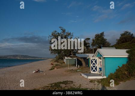 Cabanes de plage multicolores à Dromana Victoria, Australie. Banque D'Images