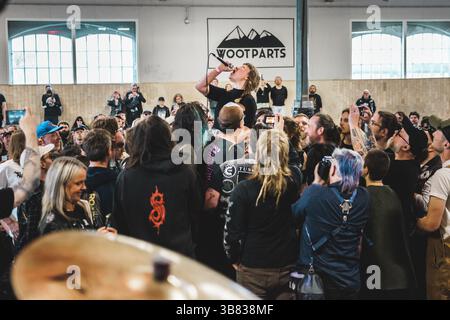 Tilburg, pays-Bas. 20 avril 2025. Le groupe hollandais OUST donne un concert lors du festival de metal néerlandais Roadburn Festival 2025 à Tilburg. Banque D'Images