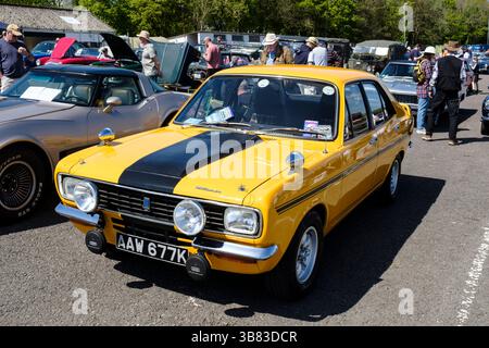 Chepstow Classic car Show 2025 chepstow hippodrome 1972 Hillman Avenger jaune rallye style Banque D'Images