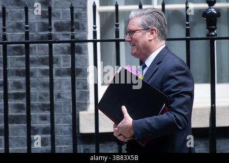 Londres, Royaume-Uni. 07 mai 2025. Le premier ministre britannique Sir Keir Starmer quitte Downing Street pour les PMQ. Crédit : Justin Ng/Alamy Live News. Banque D'Images