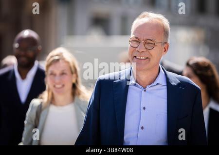 Berlin, Deutschland. 07 mai 2025. Matthias Miersch, secrétaire général du SPD et chef du groupe parlementaire SPD au Bundestag allemand, après la réunion du groupe parlementaire SPD, enregistrée devant le bâtiment du Reichstag à Berlin, le 7 mai 2025. Crédit : dpa/Alamy Live News Banque D'Images