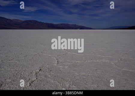 Bassin de Badwater dans le parc national de la Vallée de la mort en Californie Banque D'Images