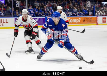 21 février 2024 : L’attaquant américain de Rochester Tyson Kozak (44) patine en prolongation contre les sénateurs de Belleville. Les Américains de Rochester ont accueilli les sénateurs de Belleville dans un match de la Ligue américaine de hockey au Blue Cross Arena de Rochester, New York. (Jonathan Tenca/CSM) (image crédit : © Jonathan Tenca/CSM via ZUMA Press Wire) Banque D'Images