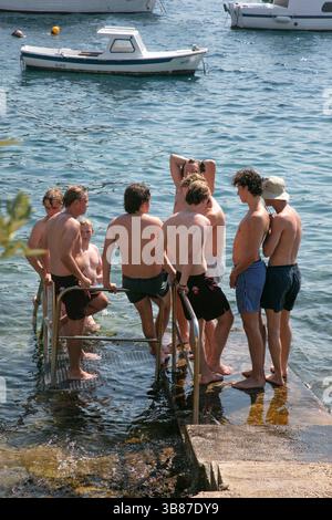 15 août 2023, Hvar, New York, Croatie : des adolescents à Hvar, Croatie, profitent de l'eau (crédit image : © Darcy Rogers/ZUMA Press Wire) Banque D'Images