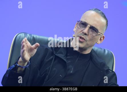 Hambourg, Allemagne. 07 mai 2025. RAF Camora, musicien, intervient lors du salon numérique OMR dans les halls d’exposition de Hamburg Messe. Crédit : Marcus Brandt/dpa/Alamy Live News Banque D'Images