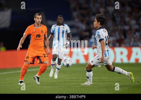 20 septembre 2023 : Henrikh Mkhitaryan du FC Internazionale concourt pour le ballon avec Takefusa Kubo de la Real Sociedad lors du match de Ligue des champions de l'UEFA entre la Real Sociedad et le FC Internazionale au Reale Arena le 20 septembre 2023, à San Sebastian, en Espagne. (Crédit image : © Ricardo Larreina/AFP7 via ZUMA Press Wire) Banque D'Images