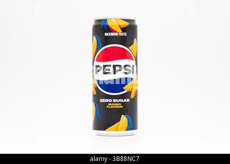 Boîte de saveur Pepsi Zero Sugar Mango. Boisson non alcoolisée sans sucre au goût de cola et de mangue. Canette de boisson de la taille de 330 ml. Banque D'Images