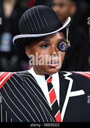 New York, États-Unis. 5 mai 2025. Janelle Monáe au Gala bénéfice de l'Institut costume 2025 célébrant l'ouverture de l'exposition Superfine, tailleur Banque D'Images