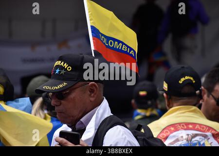 18 octobre 2023, Bogota, Cundinamarca, Colombie : des vétérans de l'armée colombienne manifestent contre le gouvernement du président colombien Gustavo Petro le 18 octobre 2023. (Crédit image : © Cristian Bayona/LongVisual via ZUMA Press Wire) Banque D'Images