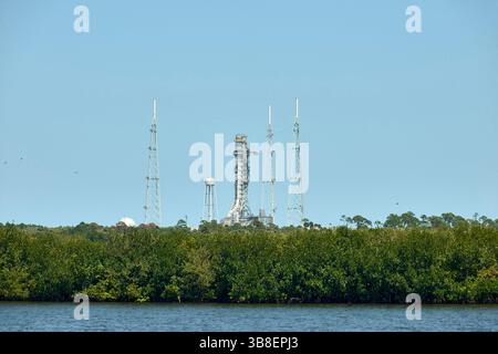 12 avril 2024, Orlando, Floride, États-Unis : Kennedy Space Center est l'un des 10 centres que la NASA a avec un important groupe d'entreprises technologiques qui collaborent au développement de la course spatiale au niveau mondial. Pionniers des vols spatiaux. Être dans ce centre de la NASA est une expérience incroyable. (Crédit image : © Francisco Arias/ZUMA Press Wire) Banque D'Images