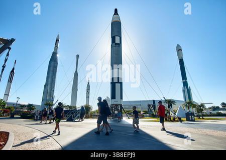 12 avril 2024, Orlando, Floride, États-Unis : Kennedy Space Center est l'un des 10 centres que la NASA a avec un important groupe d'entreprises technologiques qui collaborent au développement de la course spatiale au niveau mondial. Pionniers des vols spatiaux. Être dans ce centre de la NASA est une expérience incroyable. (Crédit image : © Francisco Arias/ZUMA Press Wire) Banque D'Images