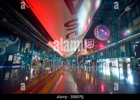 12 avril 2024, Orlando, Floride, États-Unis : Kennedy Space Center est l'un des 10 centres que la NASA a avec un important groupe d'entreprises technologiques qui collaborent au développement de la course spatiale au niveau mondial. Pionniers des vols spatiaux. Être dans ce centre de la NASA est une expérience incroyable. (Crédit image : © Francisco Arias/ZUMA Press Wire) Banque D'Images