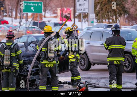 17 février 2024, Minneapolis, Minnesota, États-Unis : les suites d'un incendie de voiture devant le Walker Art Museum le 17 février 2024 à Minneapolis, Minnesota. (Crédit image : © Steven Garcia/ZUMA Press Wire) Banque D'Images