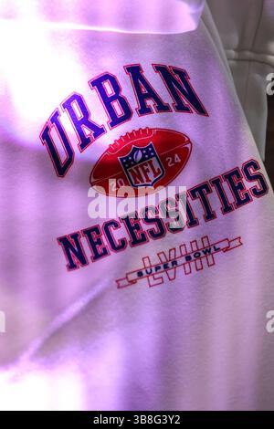 08 février 2024 : une vue de la marchandise exclusive disponible à l'achat de l'exposition Urban Necessities pendant l'événement Origins : NFL Collection Launch Event à Las Vegas , NV. Christopher Trim/CSM. (Crédit image : © Christopher Trim/CSM via ZUMA Press Wire) Banque D'Images