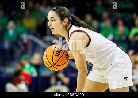 29 février 2024 : la garde Virginia Tech Georgia Amoore (5 ans) dirige l'attaque lors d'un match de basket-ball féminin de la NCAA entre les Virginia Tech Hokies et les notre Dame Fighting Irish au Purcell Pavilion au Joyce Center à South Bend, Indiana. John Mersits/CSM. (Crédit image : © John Mersits/CSM via ZUMA Press Wire) Banque D'Images