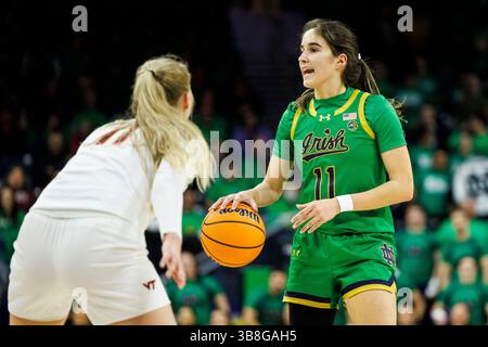 29 février 2024 : la garde de notre Dame, Sonia citron (11 ans), dirige l'attaque lors d'un match de basket-ball féminin de la NCAA entre les Virginia Tech Hokies et les notre Dame Fighting Irish au Purcell Pavilion au Joyce Center à South Bend, Indiana. John Mersits/CSM. (Crédit image : © John Mersits/CSM via ZUMA Press Wire) Banque D'Images