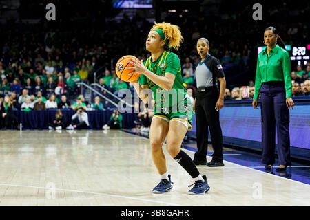 29 février 2024 : la garde de notre Dame Hannah Hidalgo (3) tire la balle lors d'un match de basket féminin de la NCAA entre les Virginia Tech Hokies et les notre Dame Fighting Irish au Purcell Pavilion au Joyce Center à South Bend, Indiana. John Mersits/CSM. (Crédit image : © John Mersits/CSM via ZUMA Press Wire) Banque D'Images