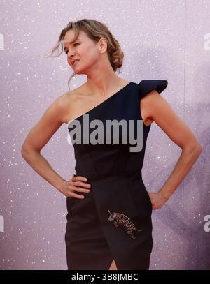 1er novembre 2015, Londres, Londres, Grande-Bretagne : MAVRIXONLINE.COM Renee Zellweger sur tapis rose alors que la première mondiale du Baby Movie de Bridget Jonesâ€™ a lieu à Odeon, Leicester Square à Londres le 5 septembre 2016. 09/05/16. (Crédit image : © Mavrixonline.Com/SOPA images via ZUMA Press Wire) Banque D'Images