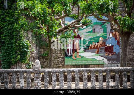10 juin 2023, Barcelone, Espagne : murale du 700ème anniversaire de la charte de règlement et franchises de la ville de Lillet, BerguedÃ , Catalogne, Espagne. ..la murale est placée sur un mur dans le jardin entre l'arrière de l'hôtel de ville et la butée sud du vieux pont ; en dessous de Carrer Regatell et surplombant la vieille ville. C'est un endroit pour se reposer et être, car il y a la fontaine du vieux pont et les environs sont conditionnés avec des bancs et ornementés. Ainsi, la murale est un élément commémoratif et aussi décoratif. La murale est faite avec des carreaux décorés qui composent un Banque D'Images