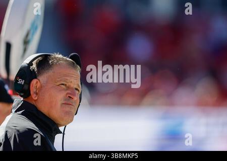 7 octobre 2023 : Greg Schiano, entraîneur-chef des Rutgers Scarlet Knights, lors du match de football NCAA entre les Rutgers Scarlet Knights et les Wisconsin Badgers au Camp Randall Stadium de Madison, WISCONSIN. Darren Lee/CSM (image de crédit : Banque D'Images