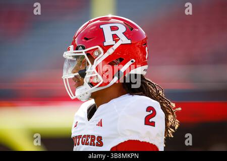 7 octobre 2023 : le quarterback des Rutgers Scarlet Knights Gavin Wimsatt (2) pendant les échauffements avant le match de football NCAA entre les Rutgers Scarlet Knights et les Wisconsin Badgers au Camp Randall Stadium de Madison, WISCONSIN. Darren Lee/CSM (image de crédit : Banque D'Images