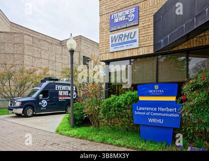4 mai 2022, Hempstead, New York, États-Unis : WABC-TV / ABC 7 ouvre son bureau de long Island à l'intérieur de la Lawrence Herbert School of communication de l'Université Hofstra. La fourgonnette EyeWitness News ABC7 NY était garée sur le campus à côté du bâtiment LHSC le jour de l’ouverture officielle du LI Bureau. (Crédit image : © Ann Parry/ZUMA Press Wire) Banque D'Images