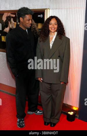Max und Joy - Komm näher , Premiere in der Astor film Lounge, Berlin, 07.05.2025 Regisseur SÃ kou Neblett und Joy Denalane BEI der Premiere zu Max & Joy - Komm näher dreiteilige Doku-Serie in der ARD Mediathek in der Astor Filmlounge à Berlin am 7.5.2025 Berlin Astor film Lounge *** Max und Joy Komm näher , première au Astor film Lounge, Berlin, Berlin, Berlin 07 05 2025 le réalisateur SÃ kou Neblett et Joy Denalane lors de la première de Max Joy Komm näher série documentaire en trois parties dans l'ARD Mediathek au Astor Filmlounge à Berlin le 7 5 2025 Berlin Astor film Lounge Copyright : xAnitaxBuggex Banque D'Images