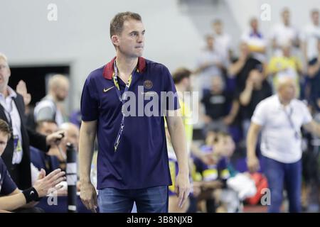 27 septembre 2023, Kielce, Pologne : L'entraîneur Raul Gonzalez Gutierrez du Paris Saint-Germaint vu en action lors du match de Ligue des Champions de l'EHF entre Industria Kielce et le Paris Saint-Germain Handball au Hala LegionÃ³w à Kielce. Scores finaux ; Industria Kielce 29 : 30 Paris Saint-Germaint. (Crédit image : © Grzegorz Wajda/SOPA images via ZUMA Press Wire) Banque D'Images