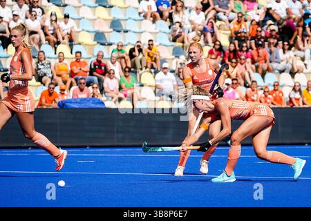 Monchengladbach, Allemagne. 22 août 2023. MONCHENGLADBACH, ALLEMAGNE - 22 AOÛT : Yibbi Jansen des pays-Bas tire le ballon lors du match des Champions EuroHockey femmes 2023 entre les pays-Bas et l'Italie au Hockeypark Monchengladbach le 22 août 2023 à Monchengladbach, Allemagne. (Photo de Rene Nijhuis/Agence BSR) crédit : Agence BSR/Alamy Live News Banque D'Images