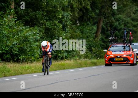 Emmen, pays-Bas. 20 septembre 2023. EMMEN, PAYS-BAS - 20 SEPTEMBRE : Shirin van Anrooij des pays-Bas en compétition dans le contre-la-montre individuel féminin des Championnats d'Europe de cyclisme sur route 2023 de l'UEC au WILDLANDS Adventure Zoo Emmen le 20 septembre 2023 à Emmen, pays-Bas (photo de René Nijhuis/Agence BSR) crédit : Agence BSR/Alamy Live News Banque D'Images