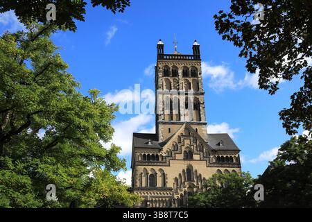 Quirinus-Münster, Kirche im Rheinischen Übergangsstil, Wahrzeichen der Stadt Neuss, Neuß, Rheinkreis Neuss, Rhénanie-du-Nord-Westphalie, Allemagne Banque D'Images