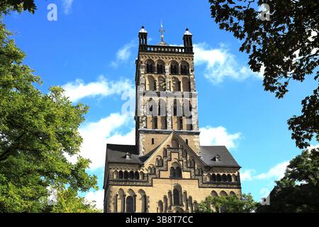 Quirinus-Münster, Kirche im Rheinischen Übergangsstil, Wahrzeichen der Stadt Neuss, Neuß, Rheinkreis Neuss, Rhénanie-du-Nord-Westphalie, Allemagne Banque D'Images