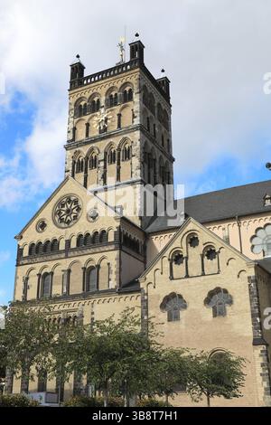 Quirinus-Münster, Kirche im Rheinischen Übergangsstil, Wahrzeichen der Stadt Neuss, Neuß, Rheinkreis Neuss, Rhénanie-du-Nord-Westphalie, Allemagne Banque D'Images
