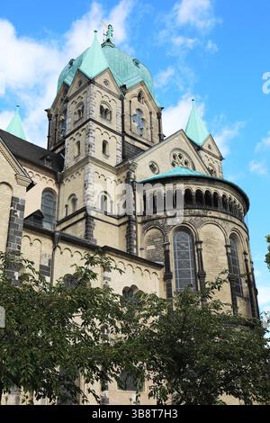 Quirinus-Münster, Kirche im Rheinischen Übergangsstil, Wahrzeichen der Stadt Neuss, Neuß, Rheinkreis Neuss, Rhénanie-du-Nord-Westphalie, Allemagne Banque D'Images