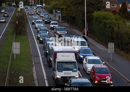 29 septembre 2023, Londres, Royaume-Uni : le 29 septembre 2023, la construction de l'A316 Chertsey Road à Twickenham, Londres, Royaume-Uni. Les syndicats ASLEF et RMT ont annoncé qu'ils vont entreprendre une action syndicale à partir d'aujourd'hui, avec une semaine de perturbations en raison de graves perturbations pour les navetteurs. Les syndicats ASLEF et RMT ont annoncé qu'ils vont entreprendre une action syndicale à partir d'aujourd'hui, avec une semaine de perturbations en raison de graves perturbations pour les navetteurs. (Crédit image : © Tejas Sandhu/SOPA images via ZUMA Press Wire) Banque D'Images