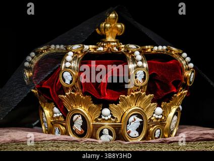 EXPOSITION LE DERNIER COURONNEMENT PRÉSENTÉ AU MOBILIER NATIONAL PARIS Banque D'Images