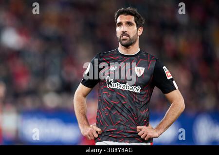 1er mars 2023, PAMPELUNE, NAVARRE, ESPAGNE : Raul Garcia de l'Athletic Club regarde pendant le match de la Copa del Rey entre CA Osasuna et Athletic Club à El Sadar le 1er mars 2023, à Pampelune, Espagne. (Crédit image : © Ricardo Larreina/AFP7 via ZUMA Press Wire) Banque D'Images