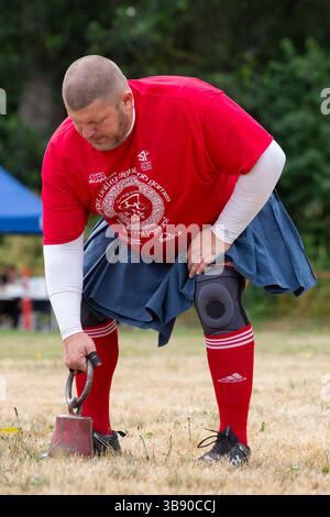 8 juillet 2023, Mount Vernon, Washington, États-Unis : un athlète participe à l'épreuve poids contre taille aux Skagit Valley Highland Games à Mount Vernon, Washington, le samedi 8 juillet 2023. (Crédit image : © Paul Christian Gordon/ZUMA Press Wire) Banque D'Images