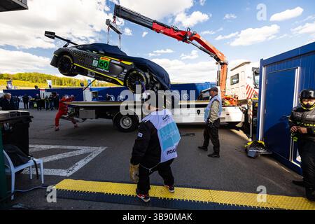 60 GROVE Stephen (aus), GROVE Brenton (aus), CAIROLI Matteo (ita), Iron Lynx, Mercedes-AMG GT3 Evo #60, LM GT3, crash, accident, récupération pendant les 6 heures de Spa-Francorchamps TotalEnergies 2025, 3ème manche du Championnat du monde FIA d'Endurance 2025, du 8 au 10 mai 2025 sur le circuit de Spa-Francorchamps à Stavelot, Belgique - photo Javier Jimenez/DPPI Live News/Alamy Banque D'Images