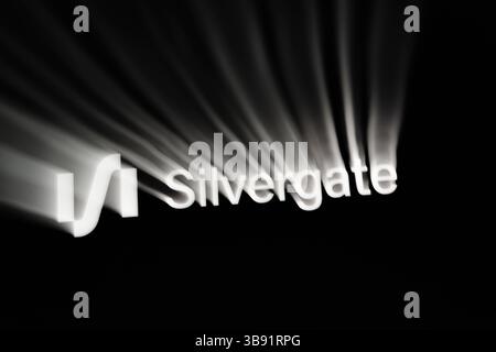8 mars 2023, Asuncion, Paraguay : une vue du logo Silvergate est affichée sur un smartphone. La Jolla, Calif. - Silvergate Capital Corporation (NYSE :si), la société holding de Silvergate Bank, a annoncé aujourd'hui son intention de liquider ses activités et de liquider volontairement la Banque de manière ordonnée et conformément aux procédures réglementaires applicables. (Crédit image : © Andre M. Chang/ZUMA Press Wire) Banque D'Images