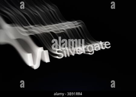 8 mars 2023, Asuncion, Paraguay : une vue du logo Silvergate est affichée sur un smartphone. La Jolla, Calif. - Silvergate Capital Corporation (NYSE :si), la société holding de Silvergate Bank, a annoncé aujourd'hui son intention de liquider ses activités et de liquider volontairement la Banque de manière ordonnée et conformément aux procédures réglementaires applicables. (Crédit image : © Andre M. Chang/ZUMA Press Wire) Banque D'Images