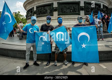 7 juillet 2019 - Paris 11ème arrondissement (11ème Arrond, Ile-de-France - depuis le massacre du 5 juillet 2009 à Urumchi, la capitale ouïghoure, perpétré par les forces chinoises, les Ouïghours de la diaspora organisent début juillet des manifestations dans le monde entier. Cette année, les Ouïghours de France ont organisé une manifestation sur la place de la République, dimanche 7 juillet. (Crédit image : © Sadak Souici/ZUMA Press Wire) Banque D'Images