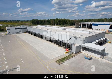 Entrepôt de distribution : vue aérienne de l'installation logistique. Banque D'Images