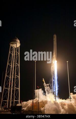 1er août 2023, Wallops Island, Virginie, États-Unis d'Amérique : la fusée Northrop Grumman Antares transportant le vaisseau cargo Cygnus sans pilote décolle du Launch Pad-0A au Mid-Atlantic Regional Spaceport de la NASA Wallops Flight Facility, le 1er août 2023 à Wallops Island, Virginie, États-Unis. Le vaisseau transporte 8 200 livres de fournitures pour la Station spatiale internationale. (Crédit image : © Kyle Hoppes/NASA/Planet Pix via ZUMA Press Wire) Banque D'Images