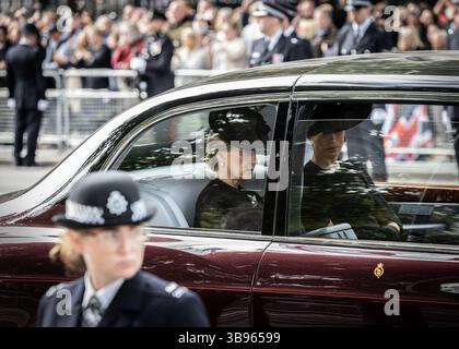 19 septembre 2022, Londres, Londres, Royaume-Uni : Meghan Markle et Sophie de Wessex défilent derrière le cercueil de la reine aux funérailles de la reine Elizabeth II (image crédit : © Sadak Souici/ZUMA Press Wire) Banque D'Images