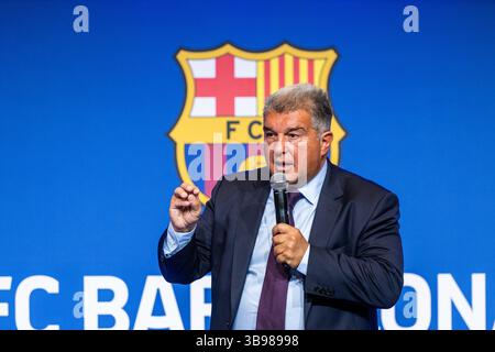 17 avril 2023, BARCELONE, BARCELONE, ESPAGNE : Joan Laporta, Président du FC Barcelone, attenda sa conférence de presse sur l'affaire Negreira au stade Spotify Camp Nou le 17 avril 2023, à Barcelone, Espagne. (Crédit image : © Marc Graupera Aloma/AFP7 via ZUMA Press Wire) Banque D'Images